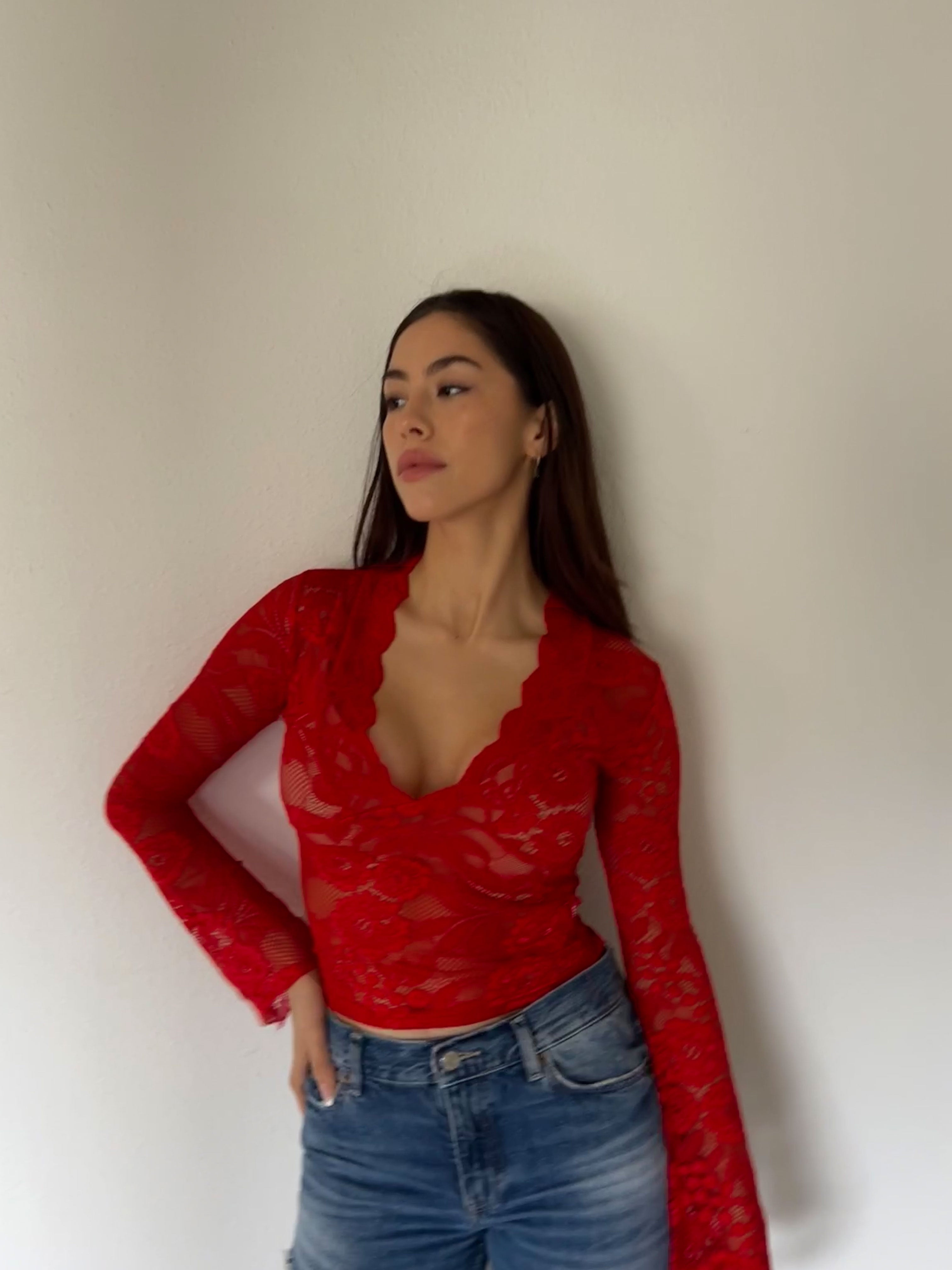 Luxurious Lace VÈYLES Red Top