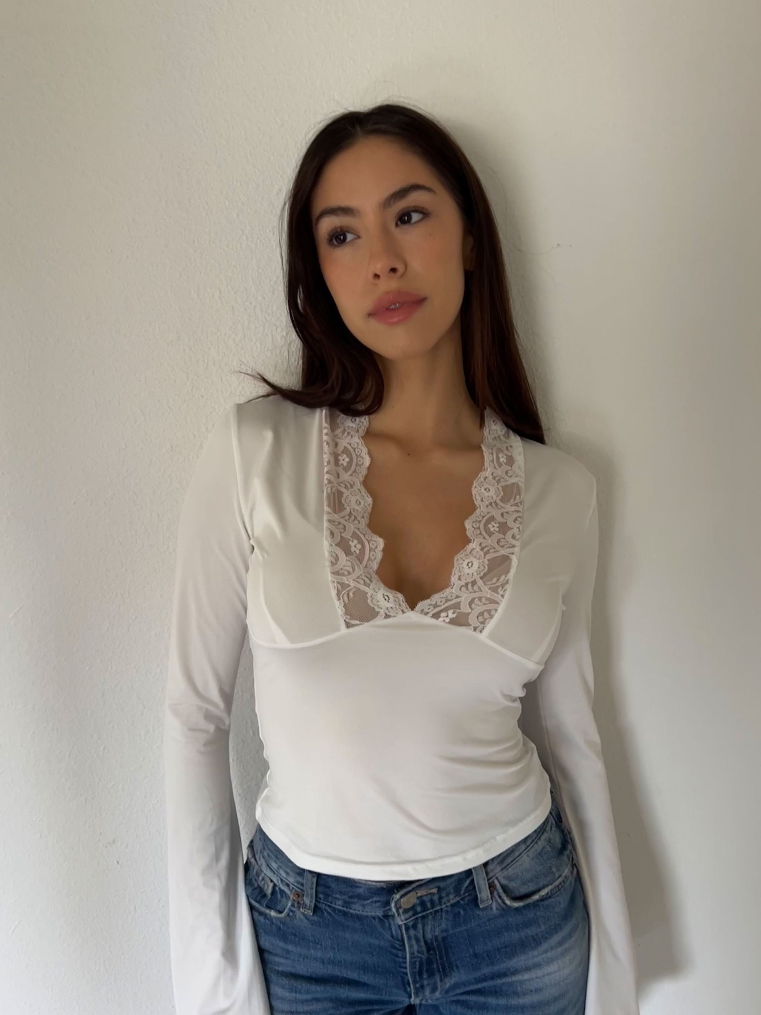 Veyles's Lace Top Perfect Fit White