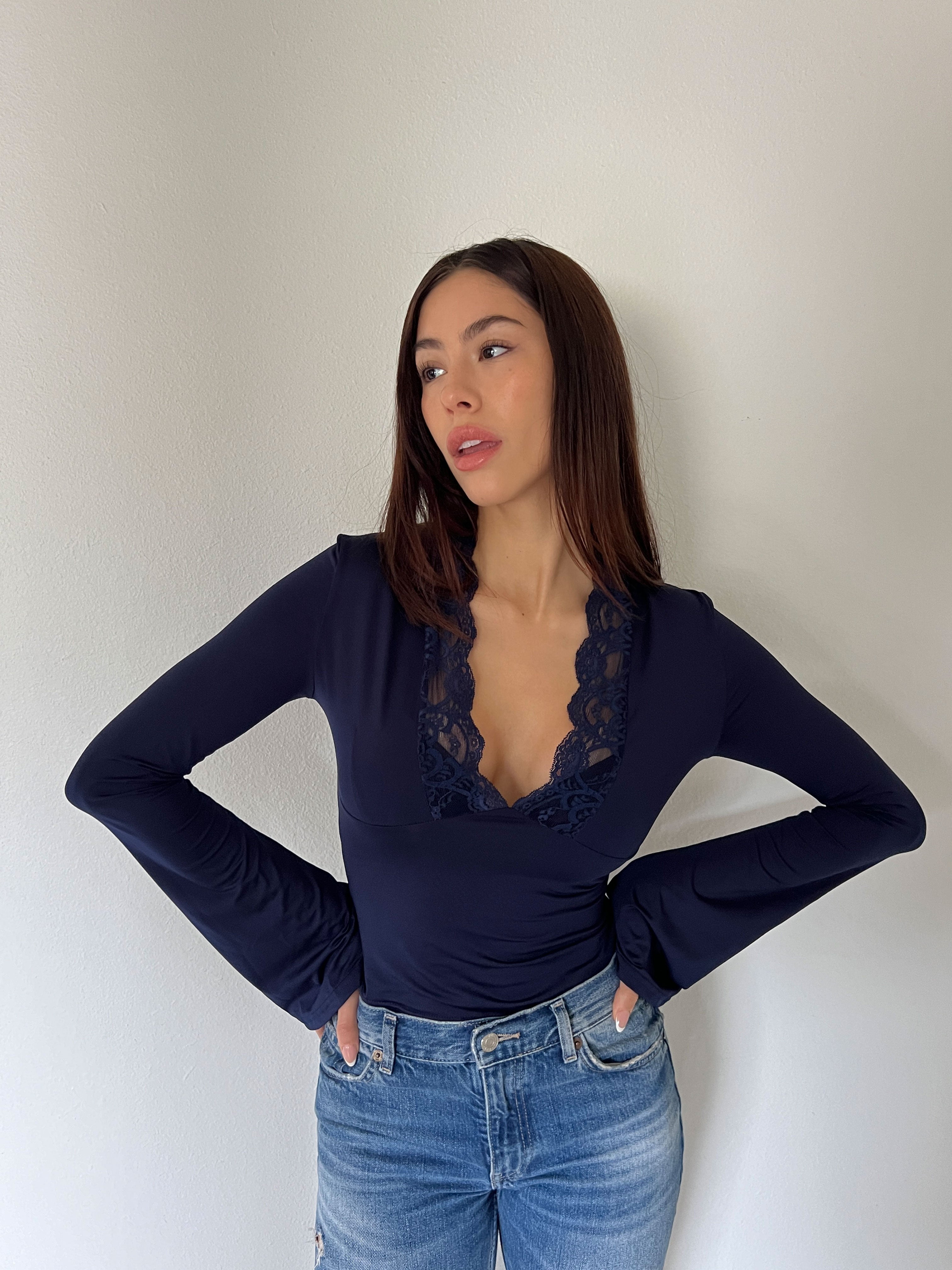 Veyles's Lace Top Perfect Fit Navy blue